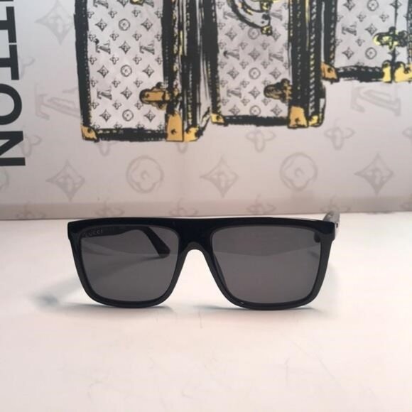 New ✨ Authentic Gucci GG0748S 001 Sunglasses – Black Frame, Grey Lenses ✨ - Picture 3 of 10